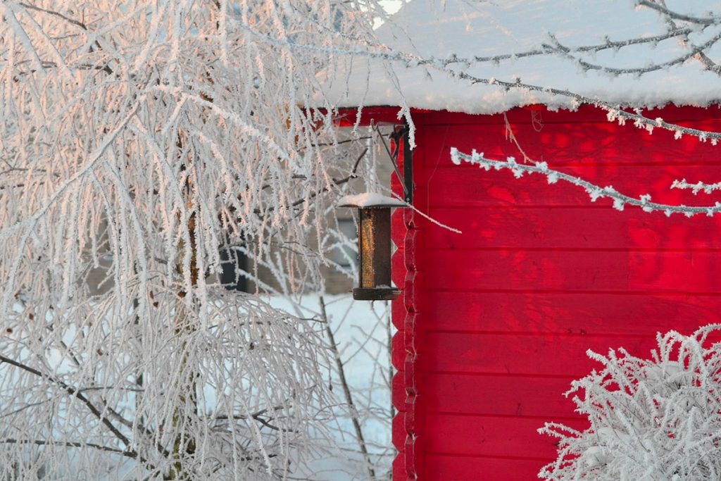Comment bricoler une cabane dans votre jardin ? - www.jefaismoimeme.com